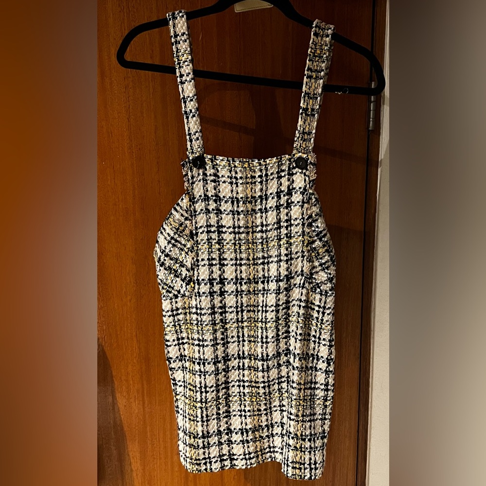 Small dress from Zara with multiple colors for winter
